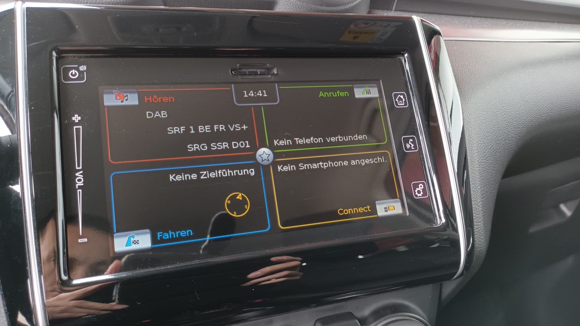SUZUKI Swift 1.2 Compact Top 4x4 Hybrid-image-11