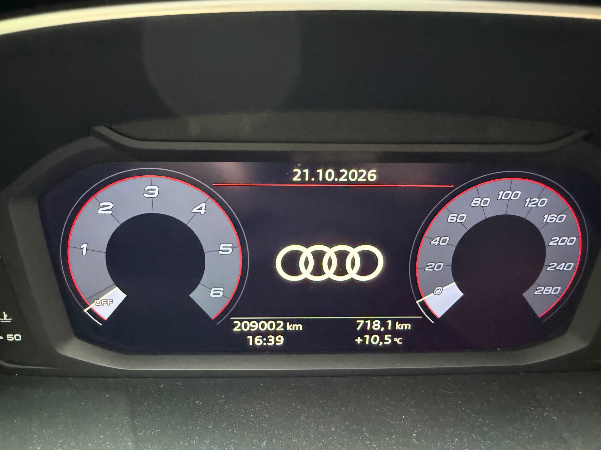 AUDI Sportback 2.0 35 TDI Attraction quattro S-Tronic-image-4