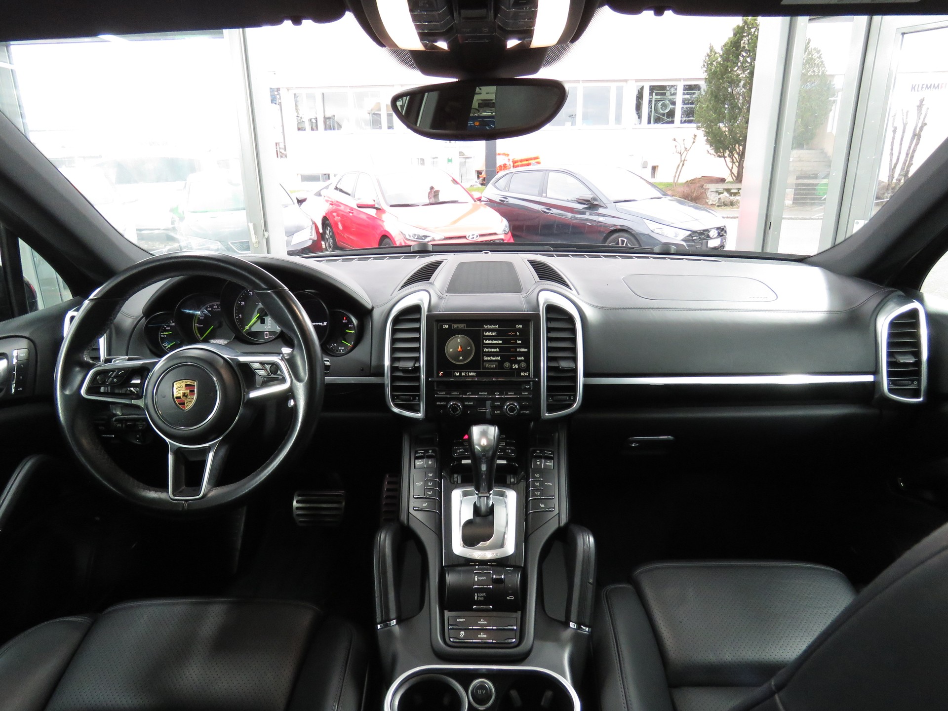 PORSCHE Cayenne S E-Hybrid-image-14