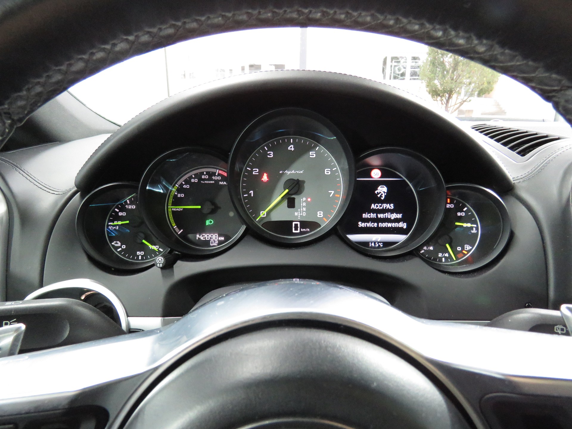 PORSCHE Cayenne S E-Hybrid-image-18