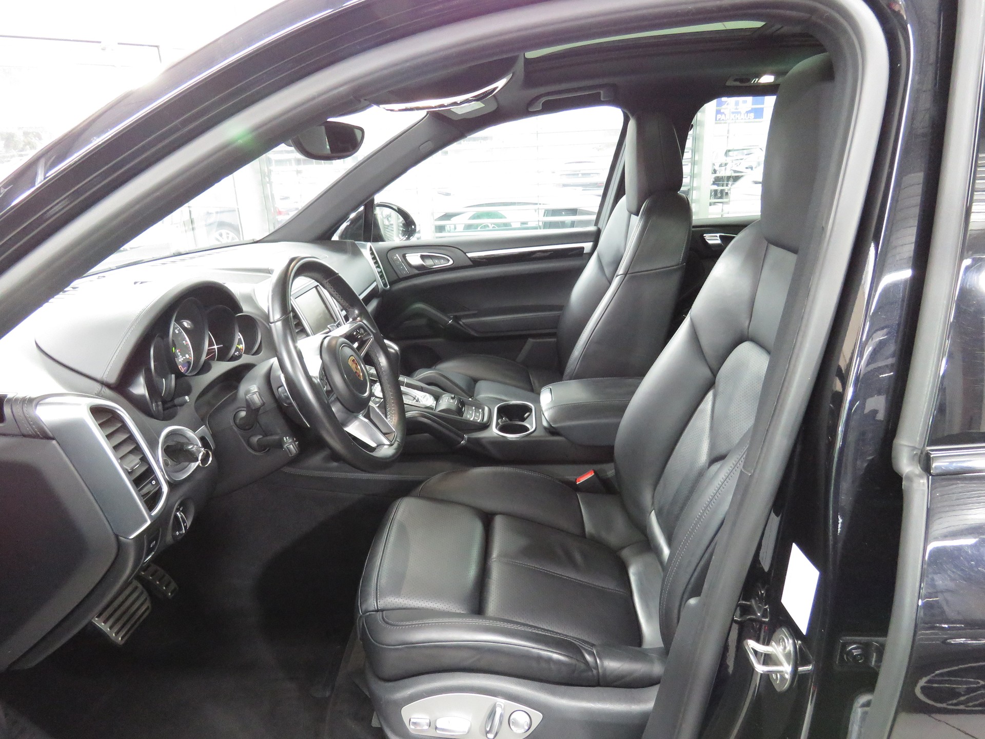 PORSCHE Cayenne S E-Hybrid-image-7