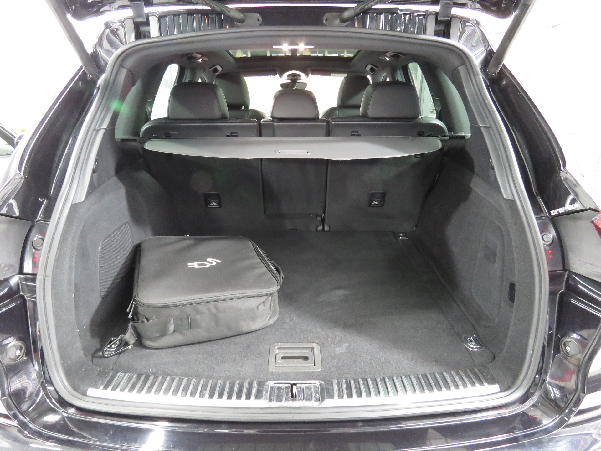 PORSCHE Cayenne S E-Hybrid-image-10