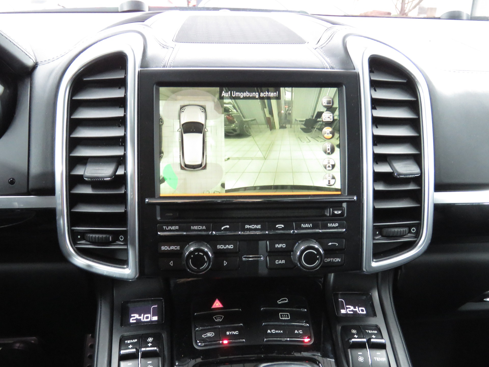 PORSCHE Cayenne S E-Hybrid-image-15