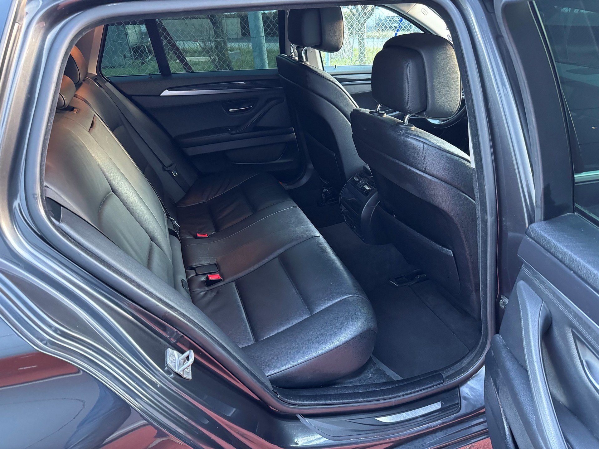 BMW 525d xDrive Touring Steptronic-image-10