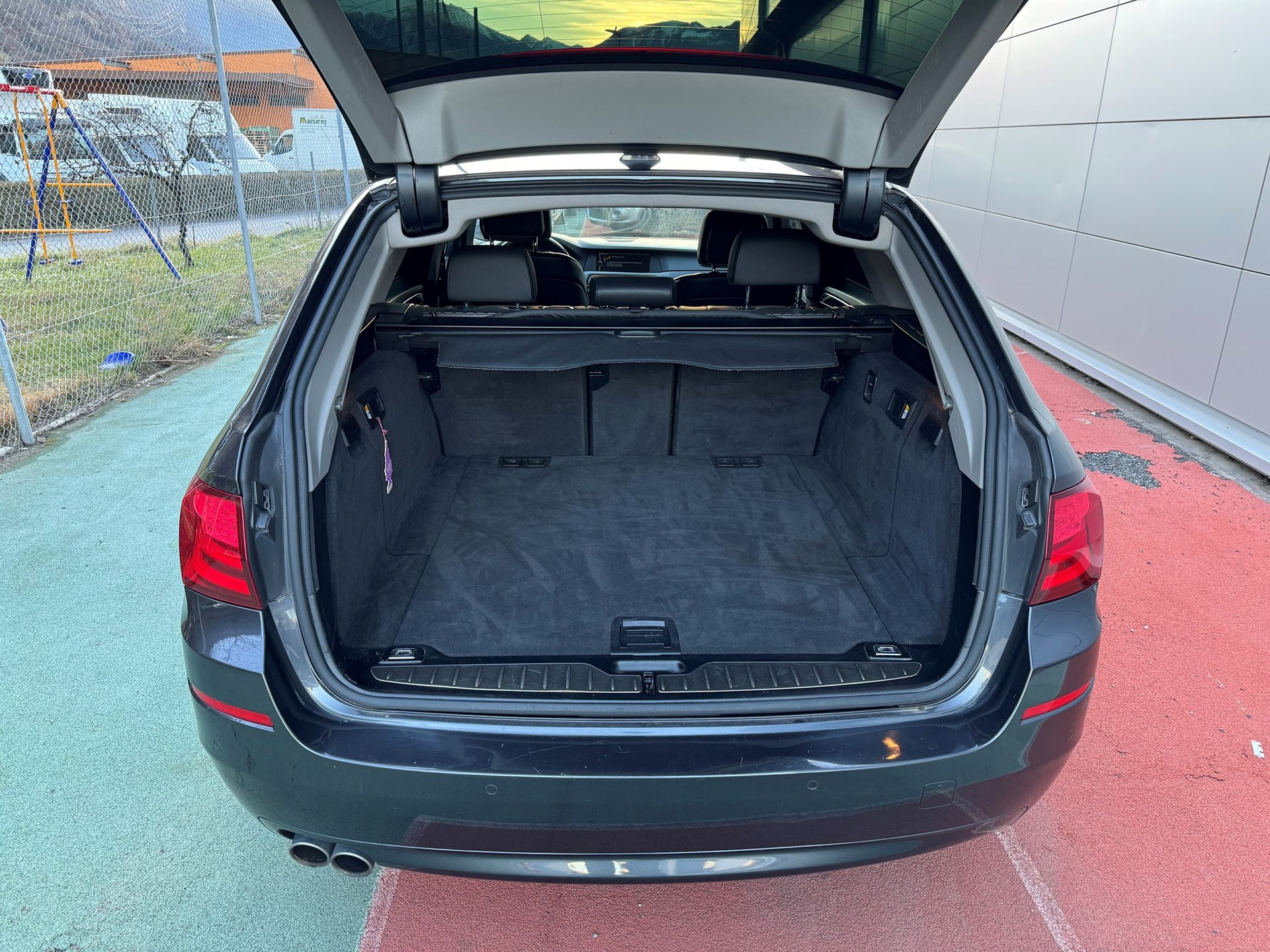 BMW 525d xDrive Touring Steptronic-image-12