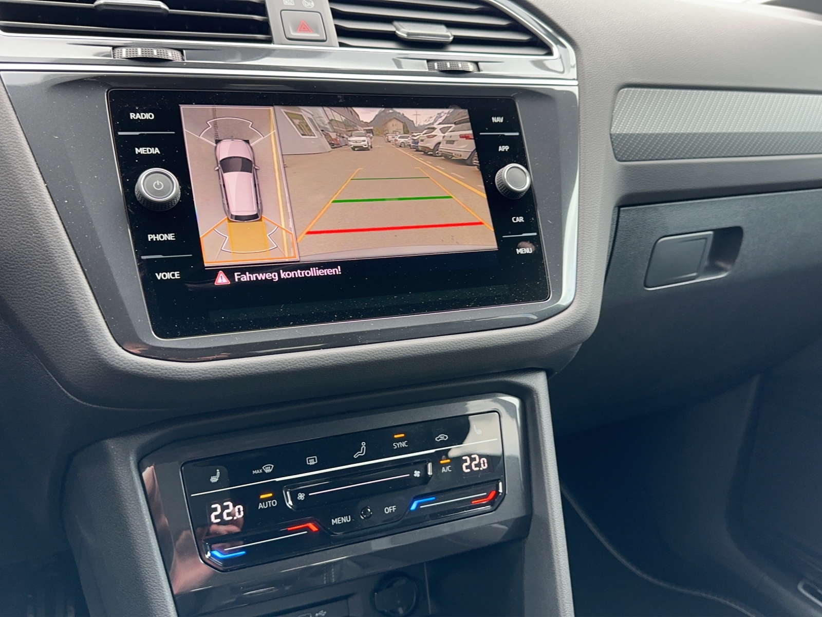 VW Tiguan Allspace 2.0TSI R-Line 4Motion DSG-image-9