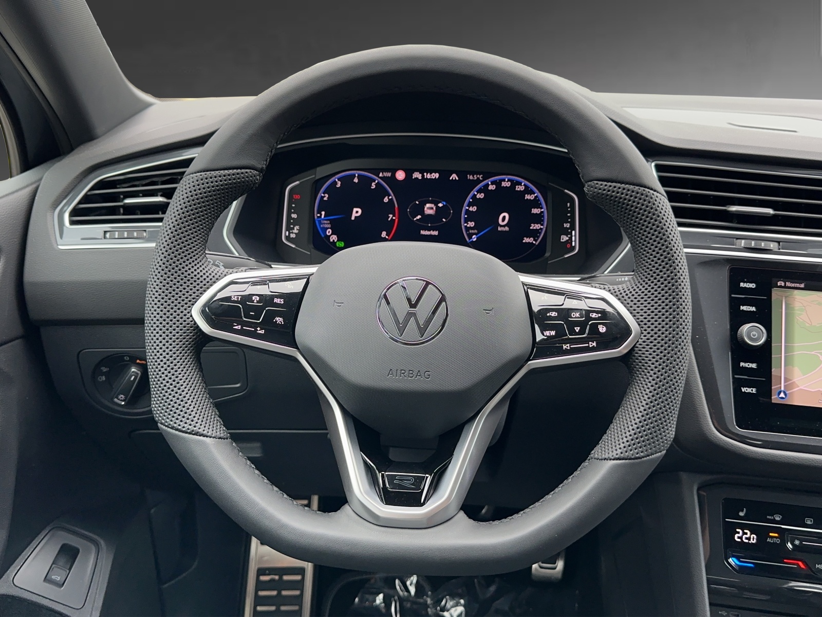 VW Tiguan Allspace 2.0TSI R-Line 4Motion DSG-image-6