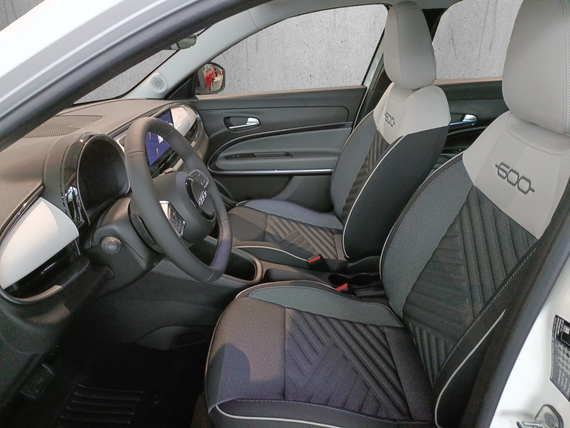 FIAT 600 1.2 Hybrid 100 Cult-image-6