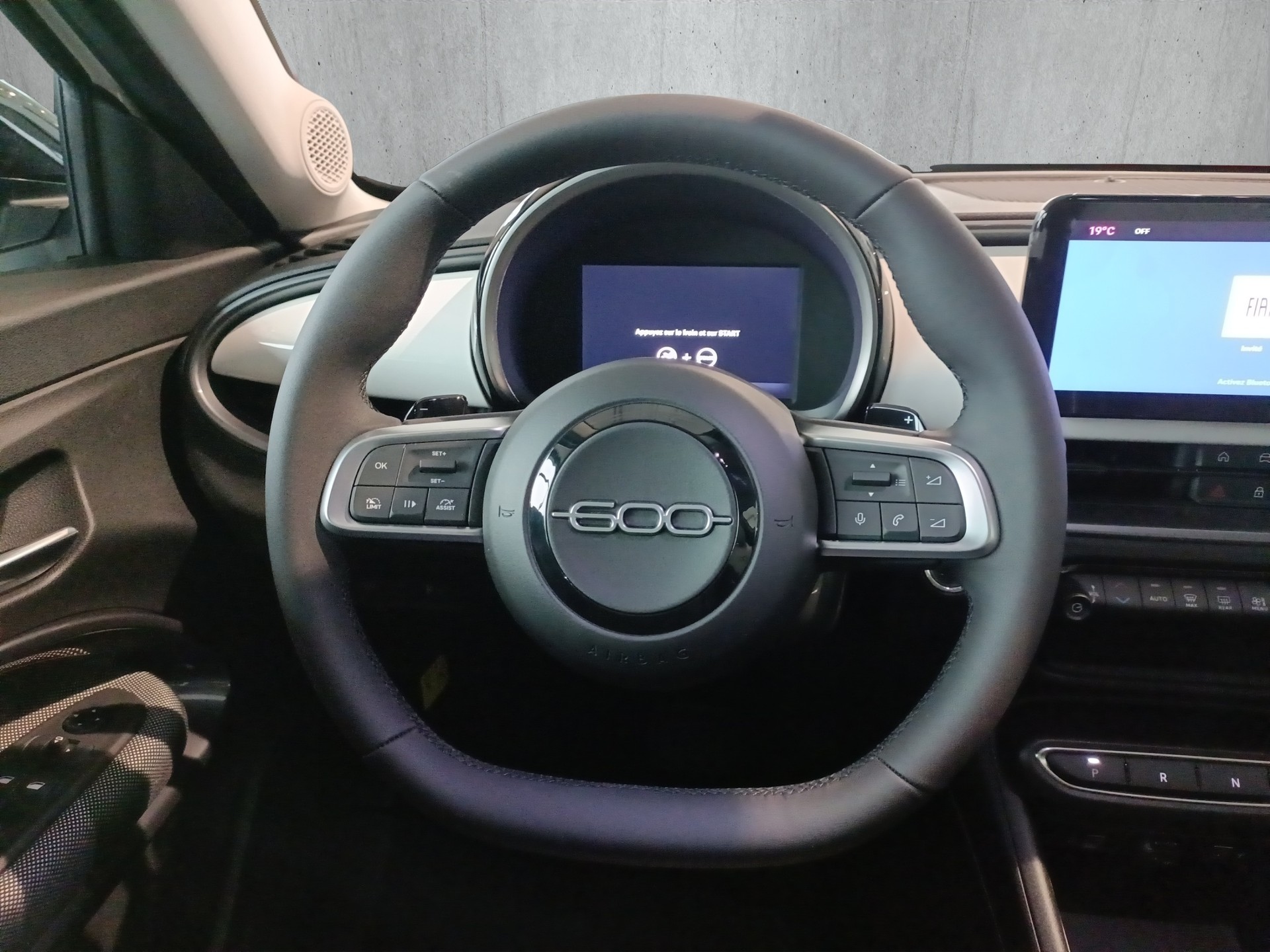 FIAT 600 1.2 Hybrid 100 Cult-image-7
