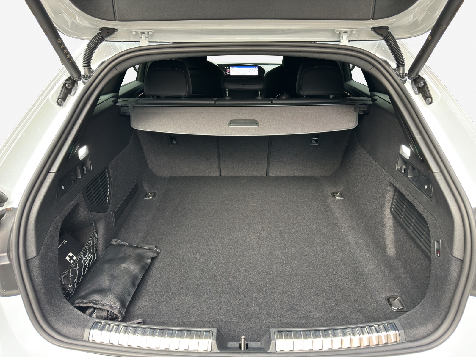 AUDI A5 Avant TDI quattro 150 kW S tronic-image-12