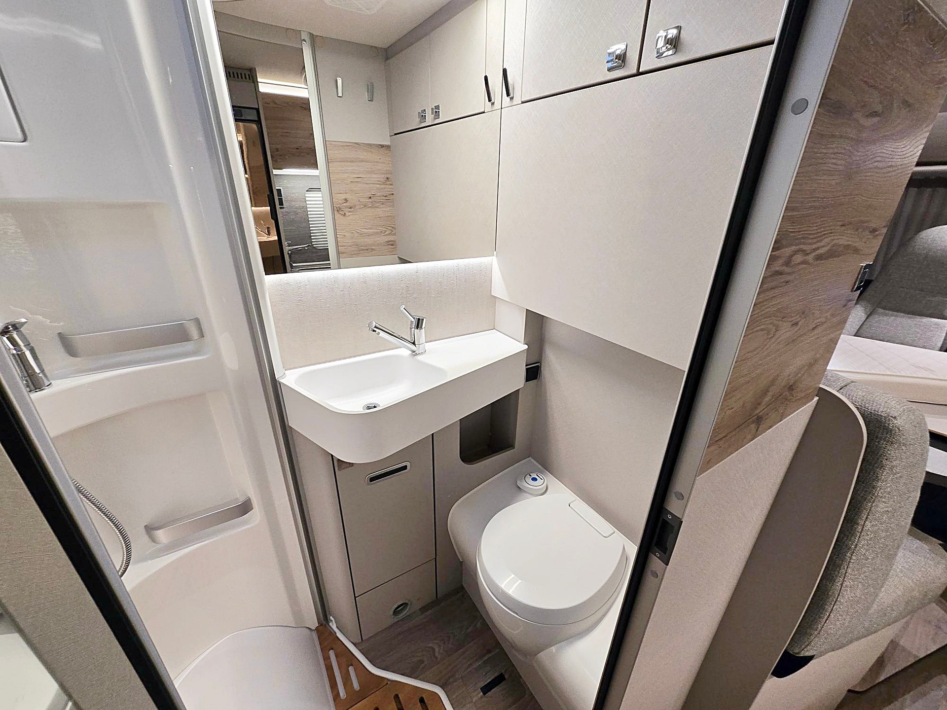 HYMER EXIS-I EX 580 PURE 2,2 HDI DIESEL CITROEN-image-13