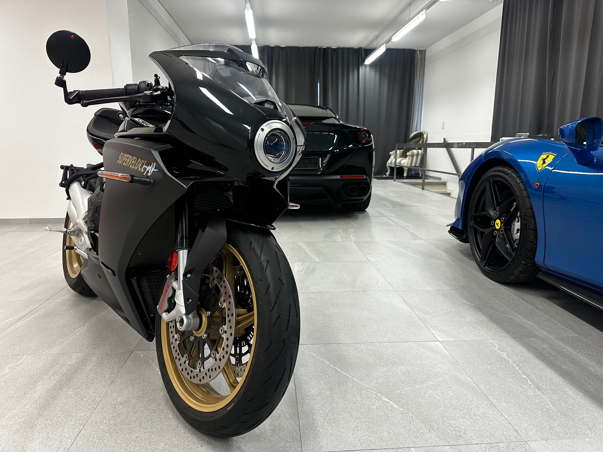 MV AGUSTA Superveloce 800-image-3