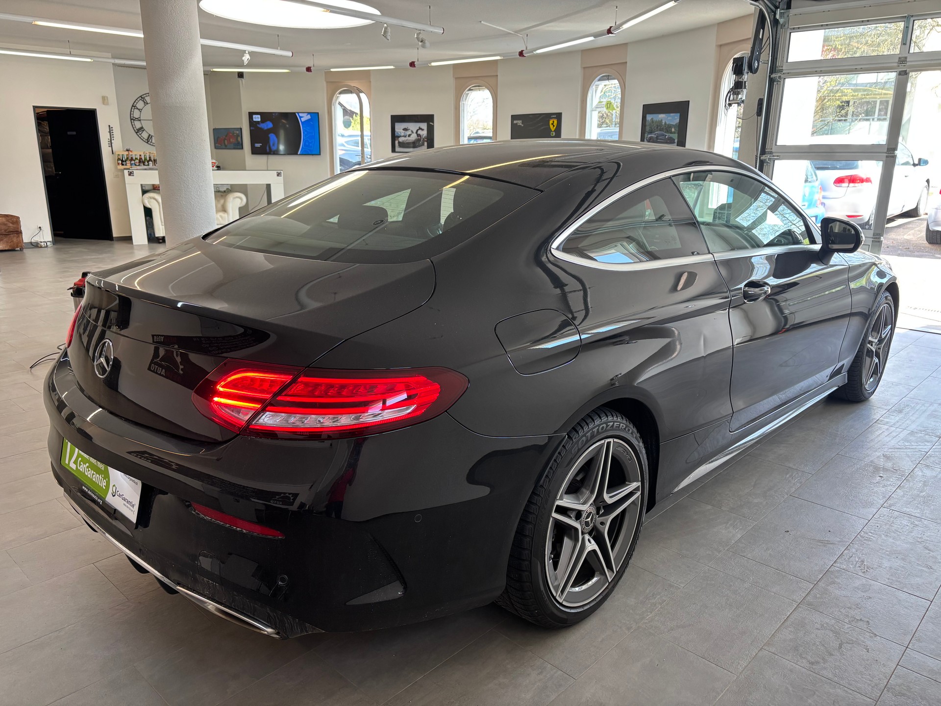 MERCEDES-BENZ C 200 Coupé 4Matic AMG Line 9G-Tronic-image-5