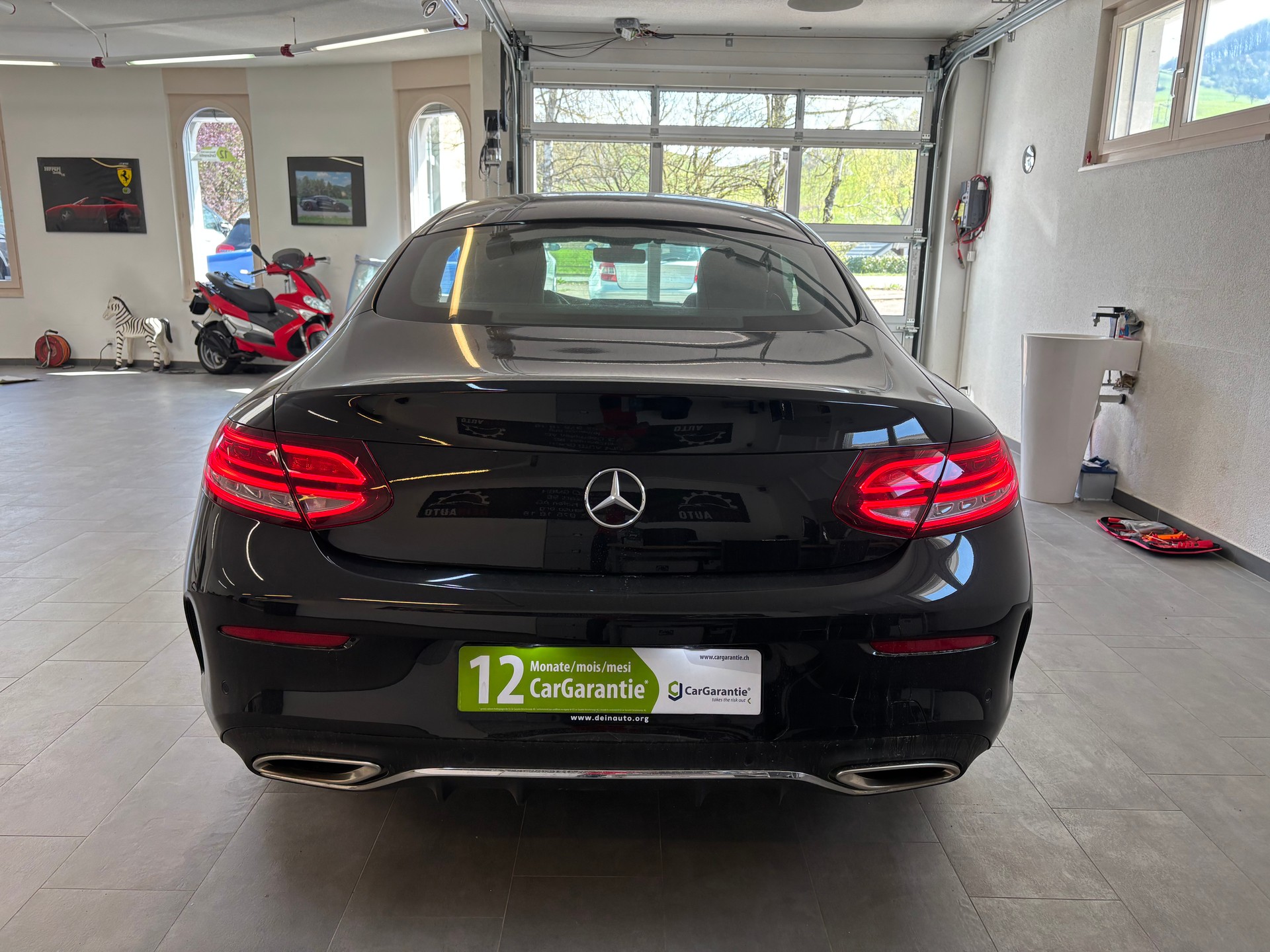 MERCEDES-BENZ C 200 Coupé 4Matic AMG Line 9G-Tronic-image-4