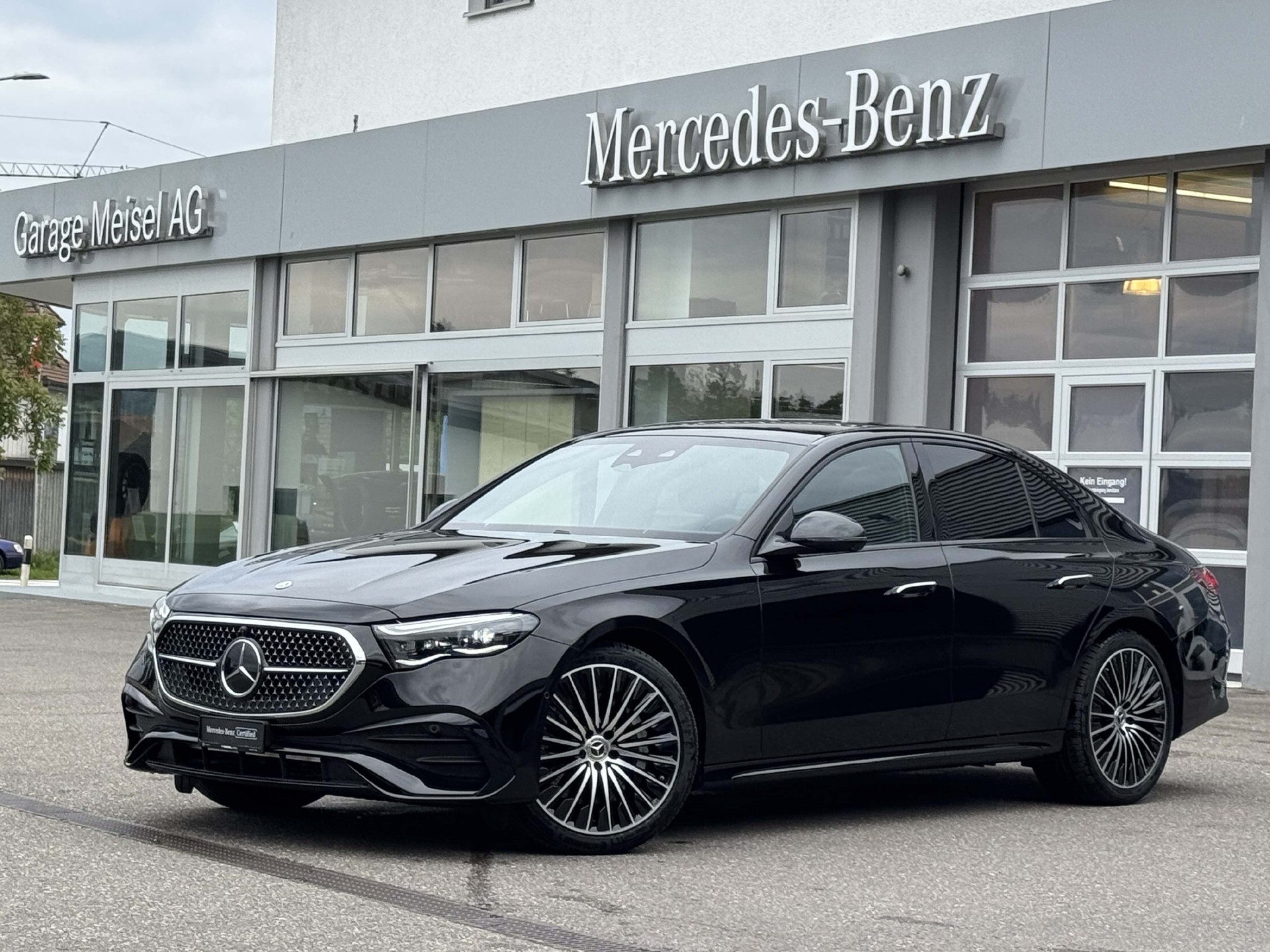 MERCEDES-BENZ E 200 AMG-Line 4Matic-image-0