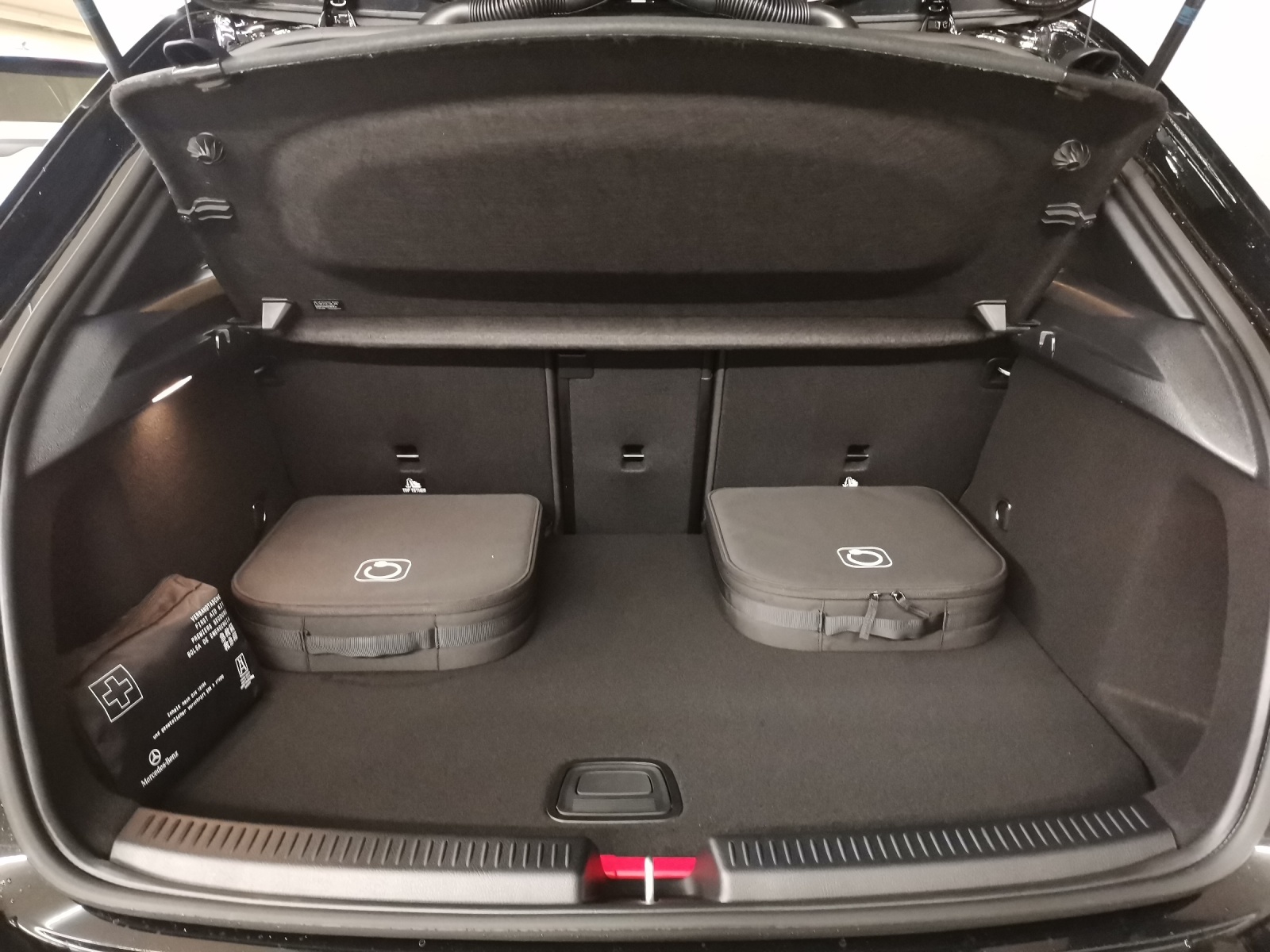 MERCEDES-BENZ A 250 e AMG Line EQ Star-image-10
