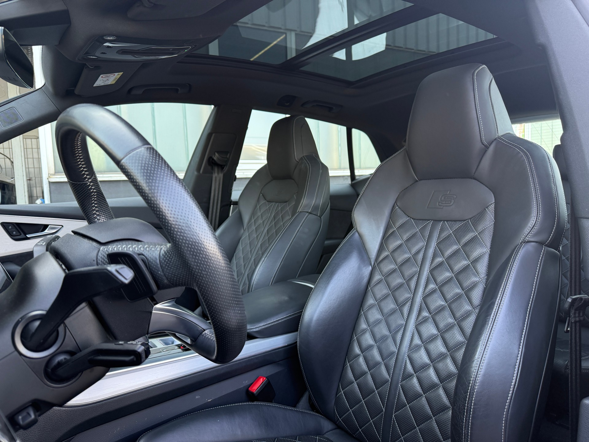 AUDI Q8 55 TFSI quattro tiptronic ***DISTANZREGLER***-image-7