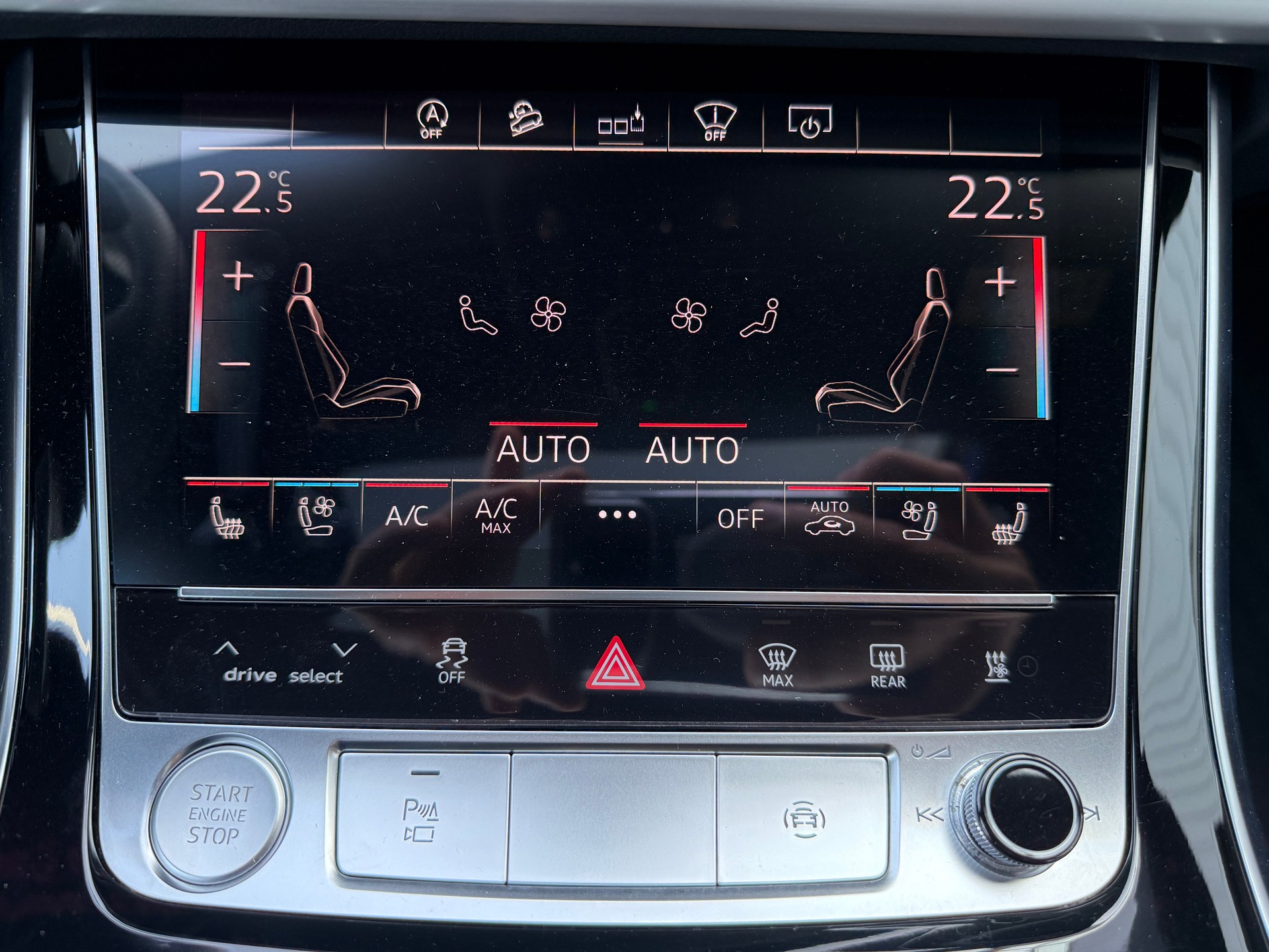 AUDI Q8 55 TFSI quattro tiptronic ***DISTANZREGLER***-image-8