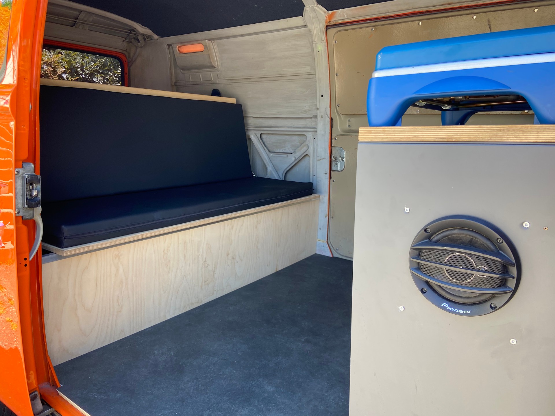 VW T2 1973 Camper-image-3