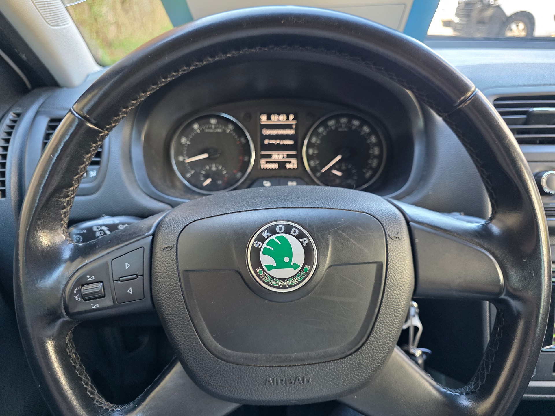SKODA Fabia 1.2 TSI Family DSG-image-12
