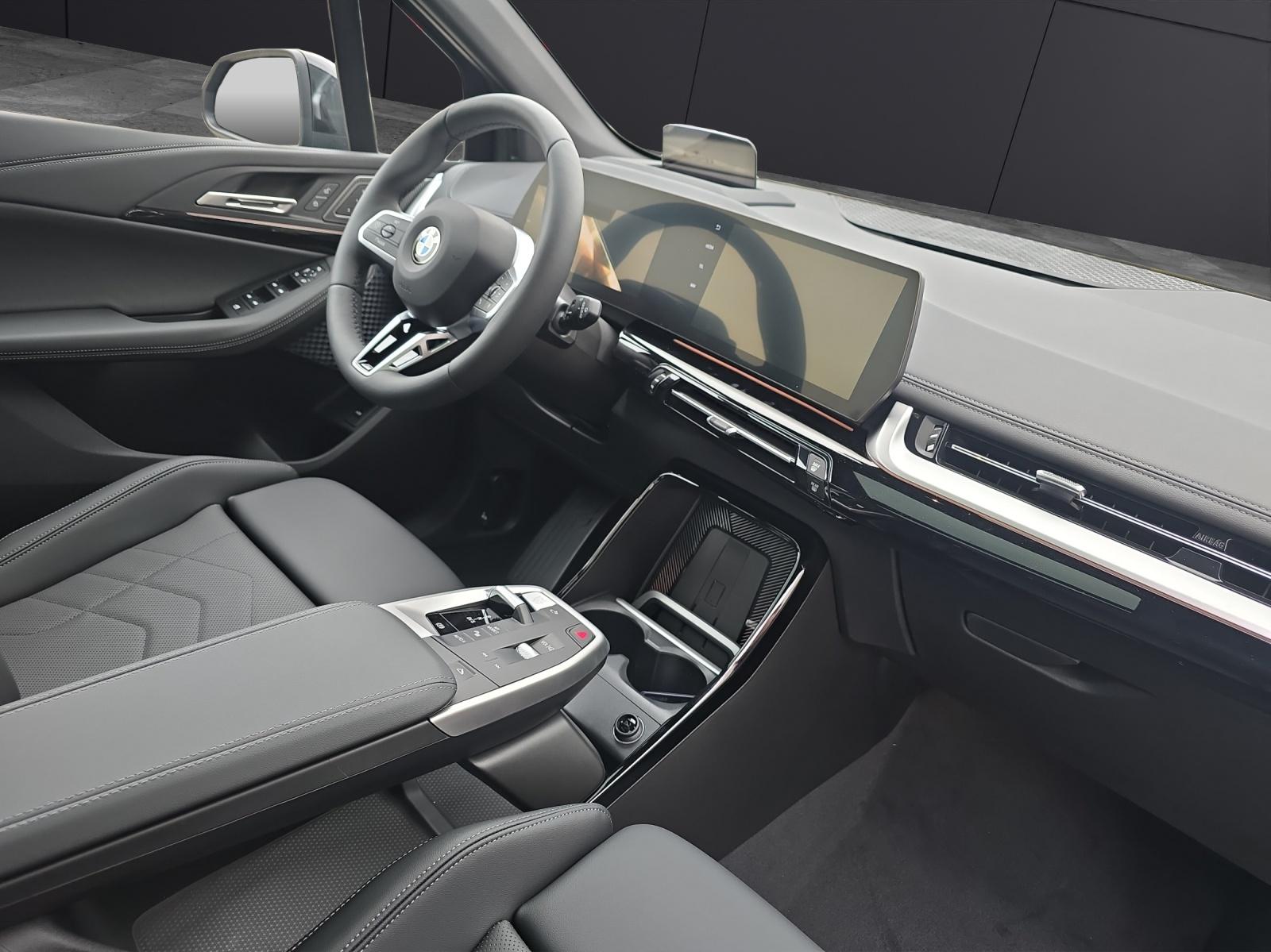 BMW 223d xDrive Active Tourer-image-10