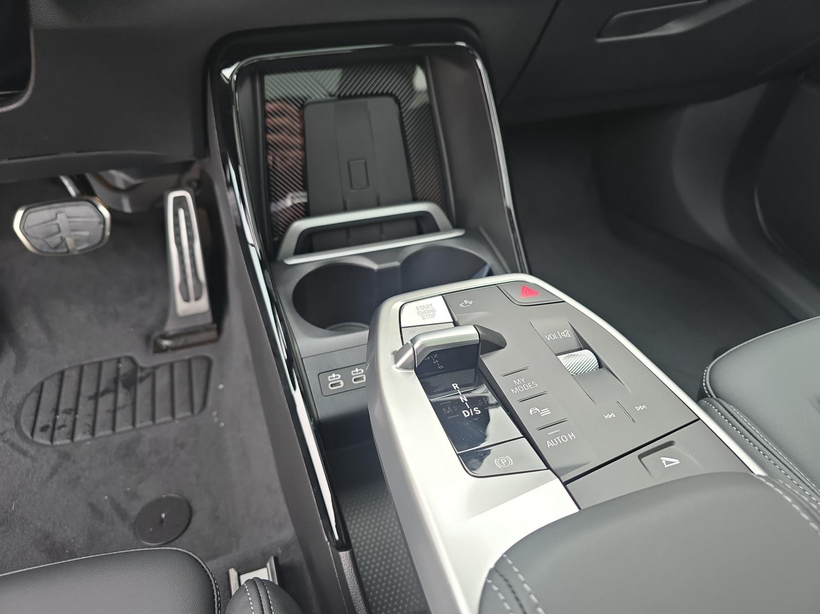 BMW 223d xDrive Active Tourer-image-9