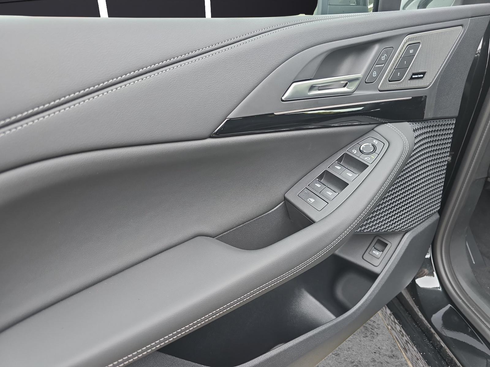 BMW 223d xDrive Active Tourer-image-13