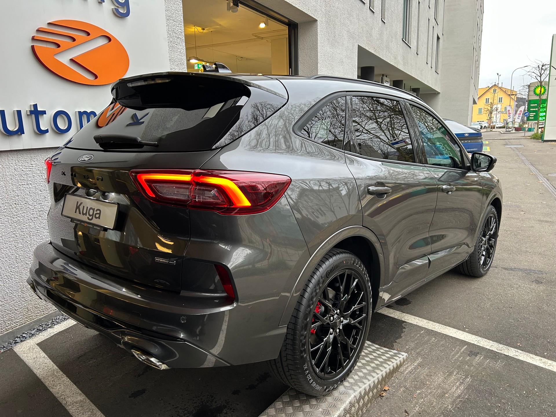 FORD Kuga 2.5 FHEV ST-Line X 4WD-image-4