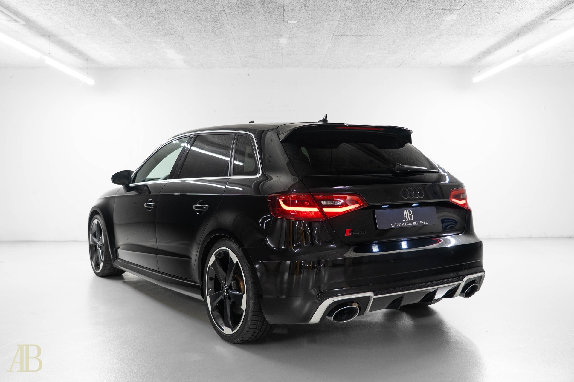 AUDI RS3 2.5 TSI quattro S-tronic - Ohne OPF - CH-Fahrzeug-image-4