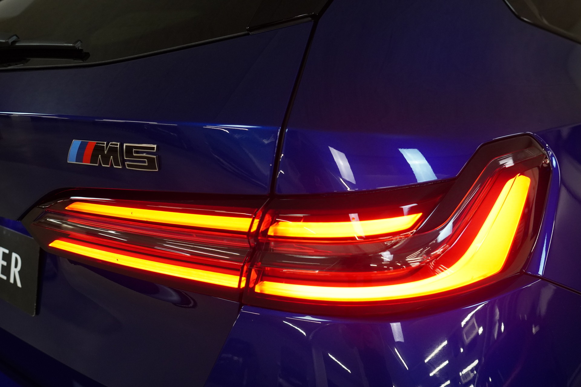 BMW M5 xDrive Touring-image-15