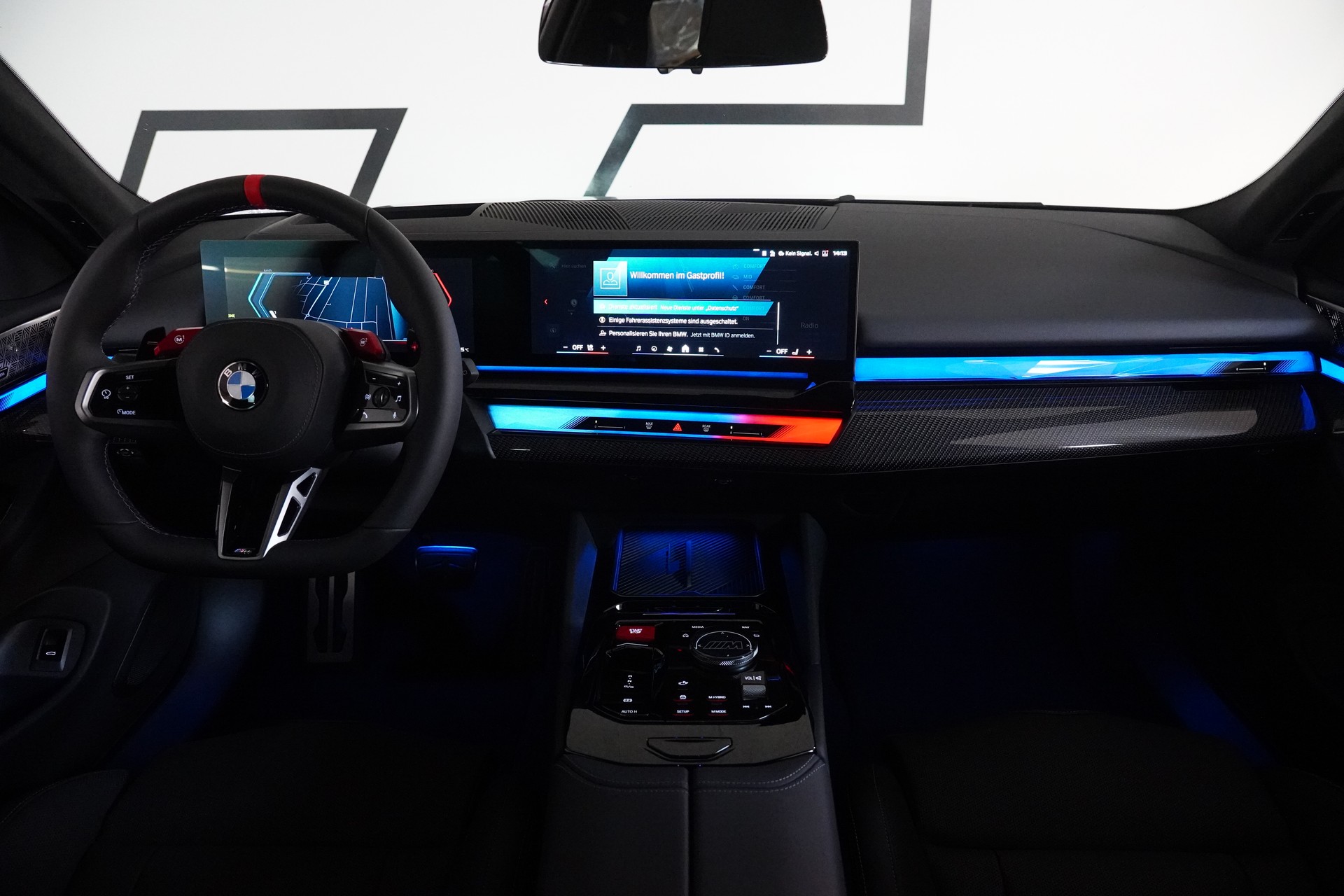 BMW M5 xDrive Touring-image-17