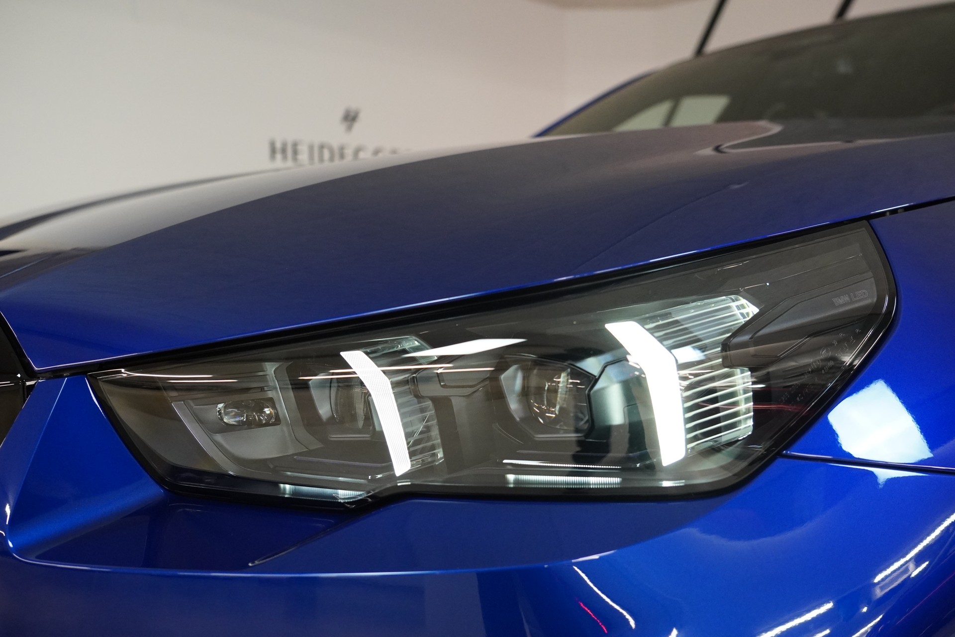 BMW M5 xDrive Touring-image-8