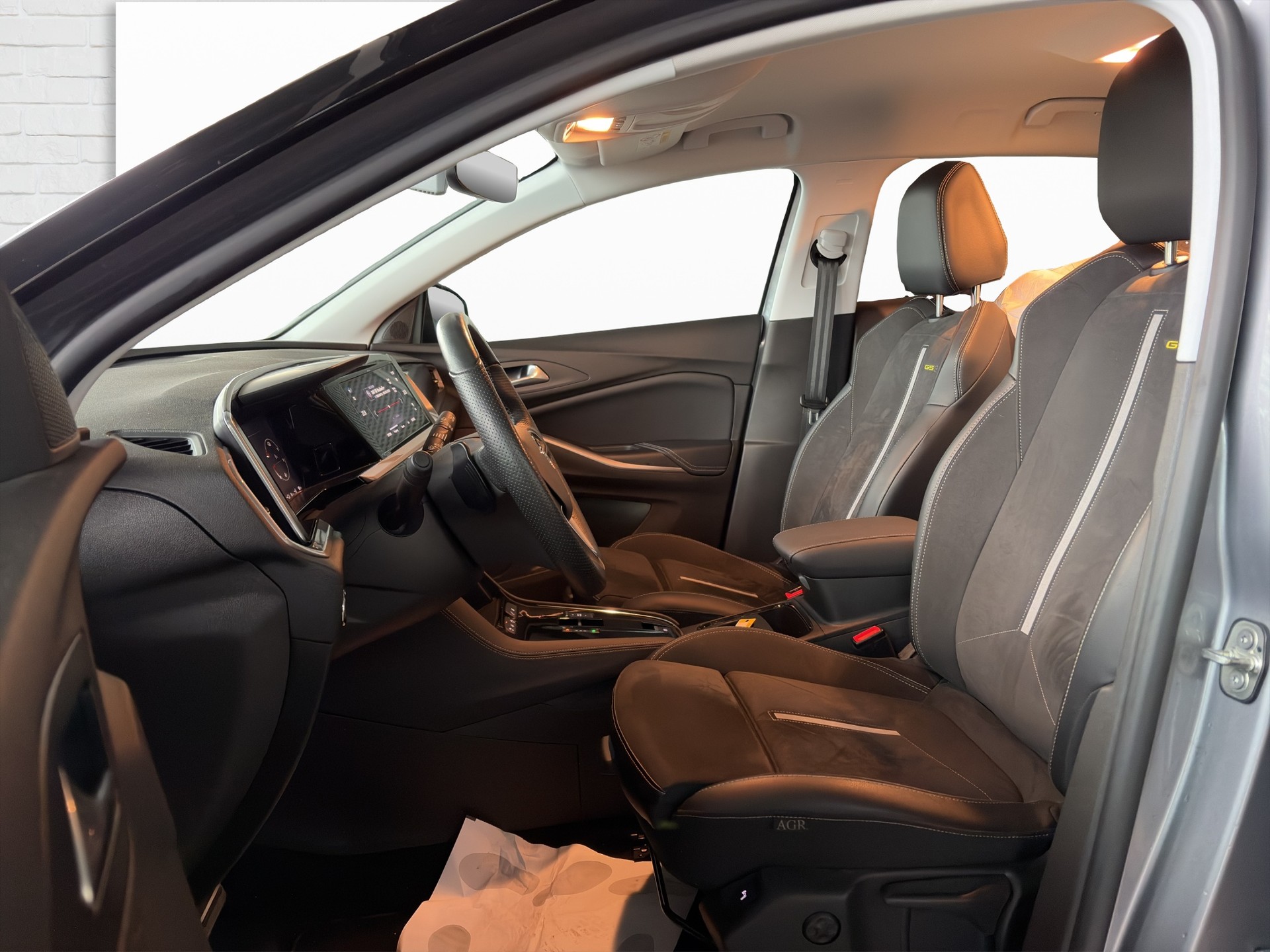 OPEL Grandland 1.6 Hybrid4 GSe Automatik-showroom-element-3