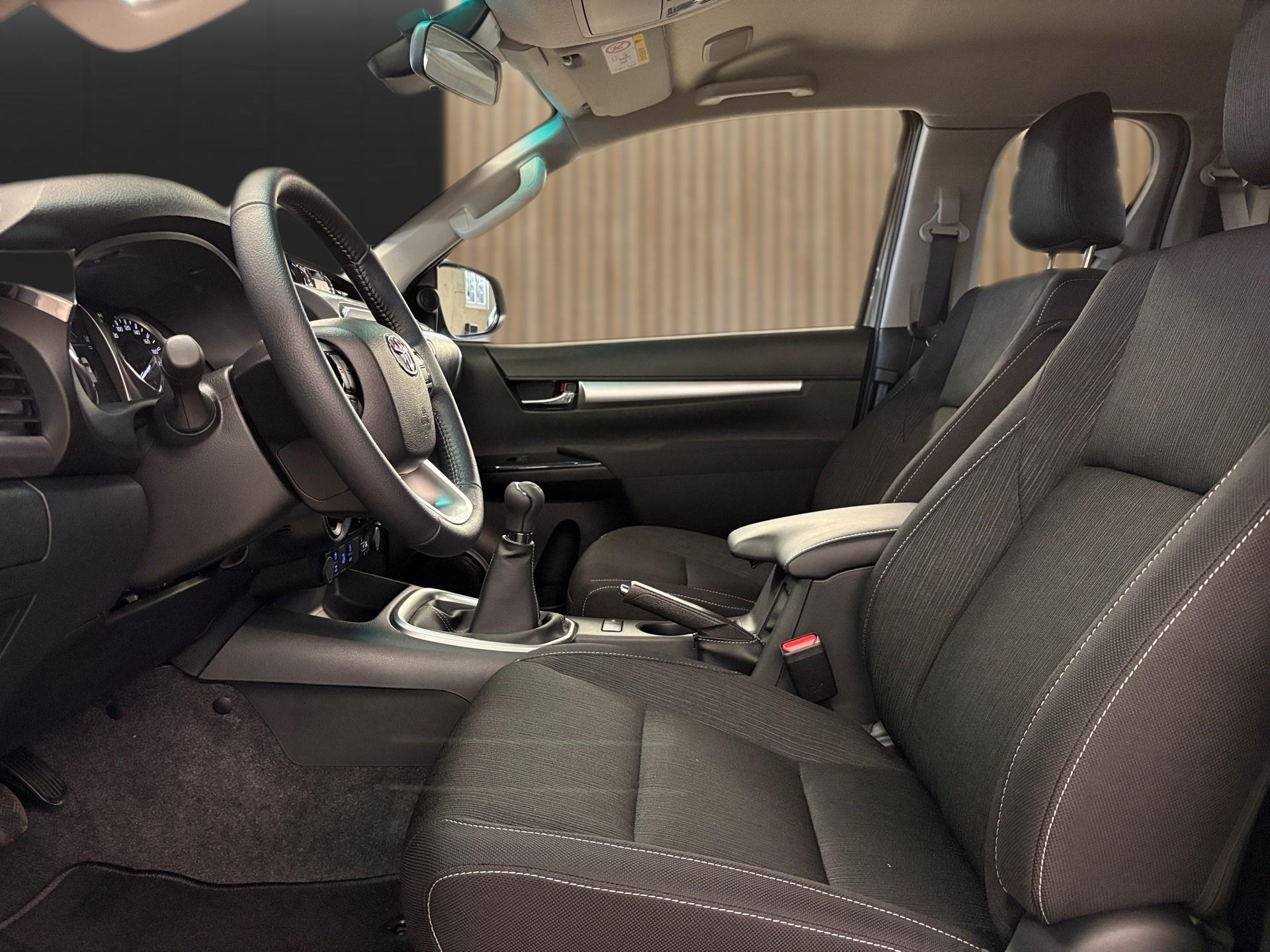 TOYOTA Hilux Extra Cab.-Pick-up 2.8 D-4D 204 Style-image-10