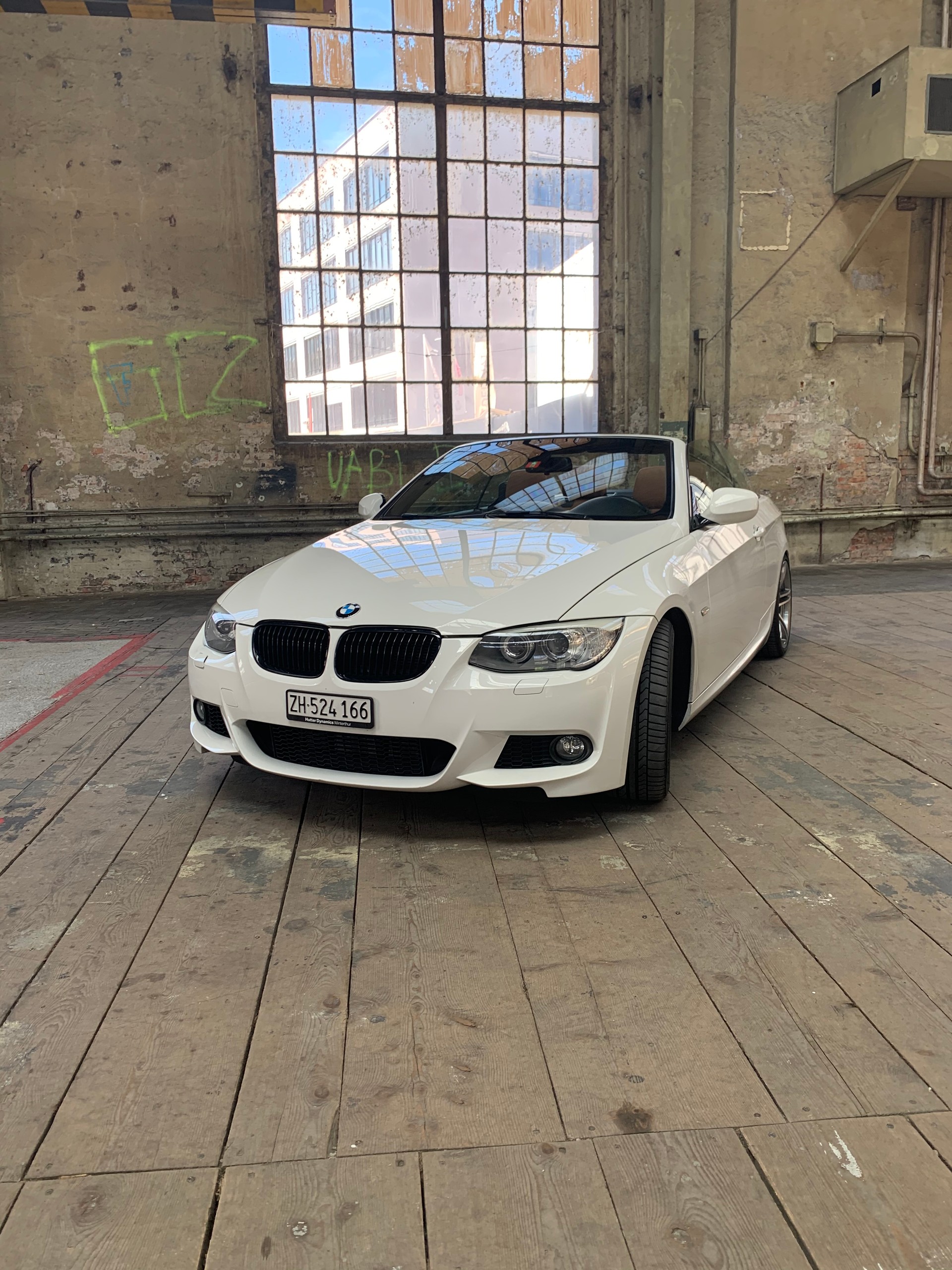 BMW 335i Cabriolet DSG-image-1