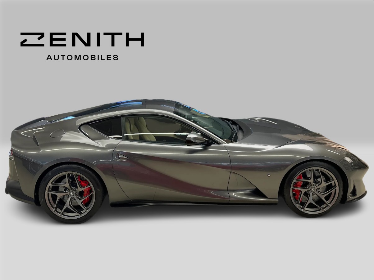 FERRARI 812 Superfast-image-3