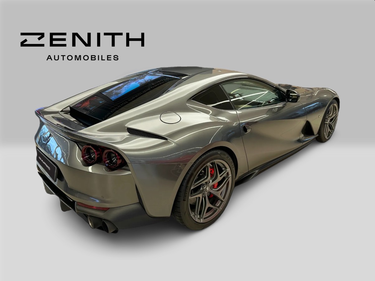 FERRARI 812 Superfast-image-4