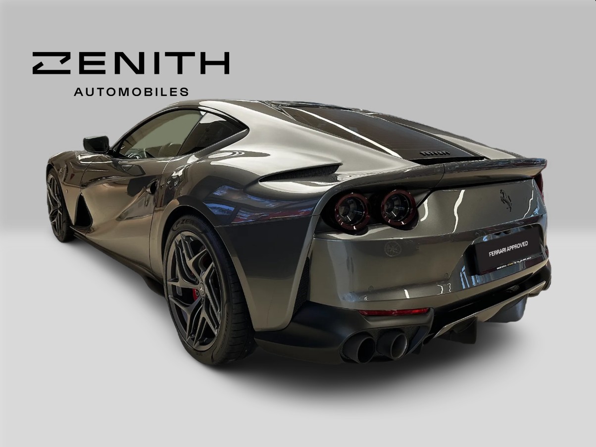 FERRARI 812 Superfast-image-6