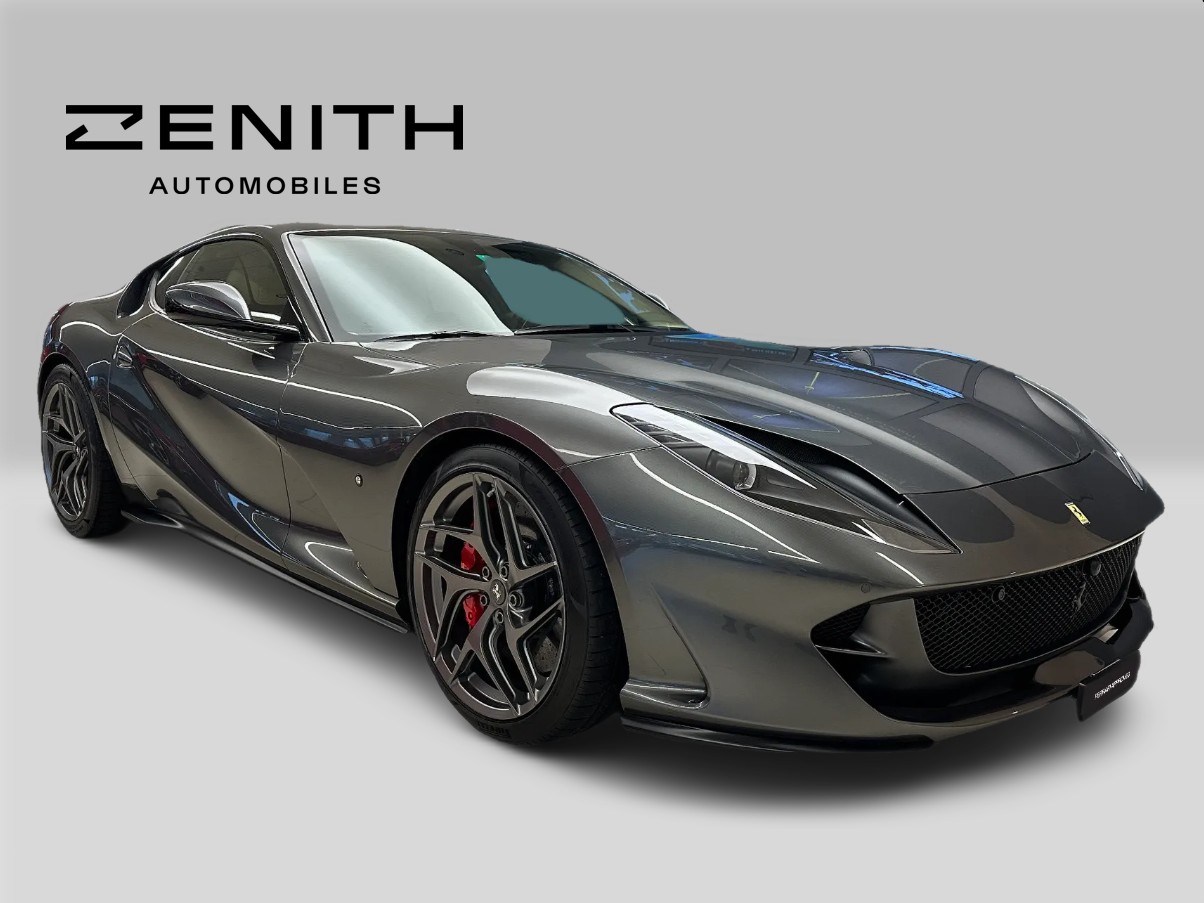 FERRARI 812 Superfast-image-2