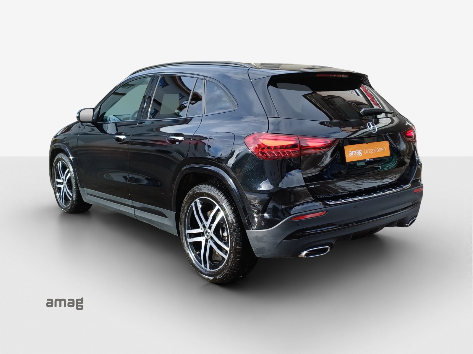 MERCEDES-BENZ GLA 250 4Matic 8G-DCT-showroom-element-2
