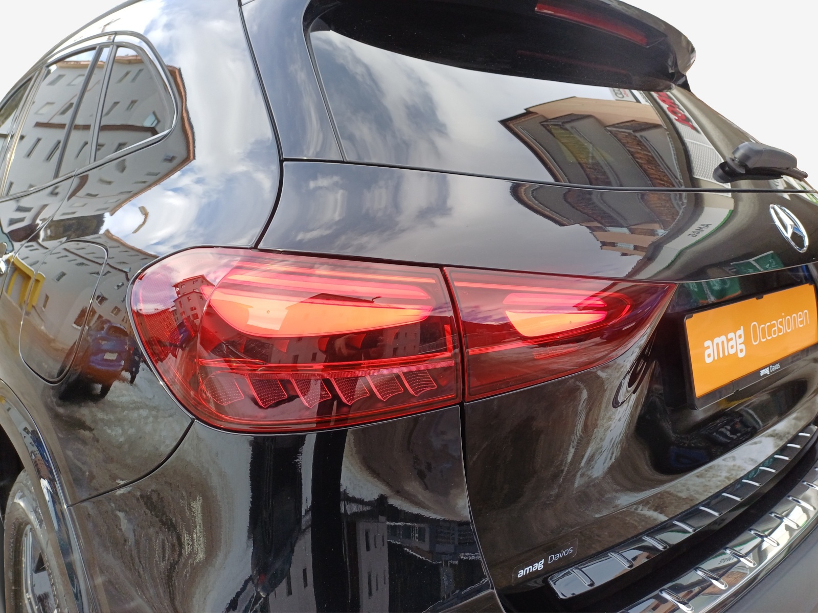 MERCEDES-BENZ GLA 250 4Matic 8G-DCT-image-13