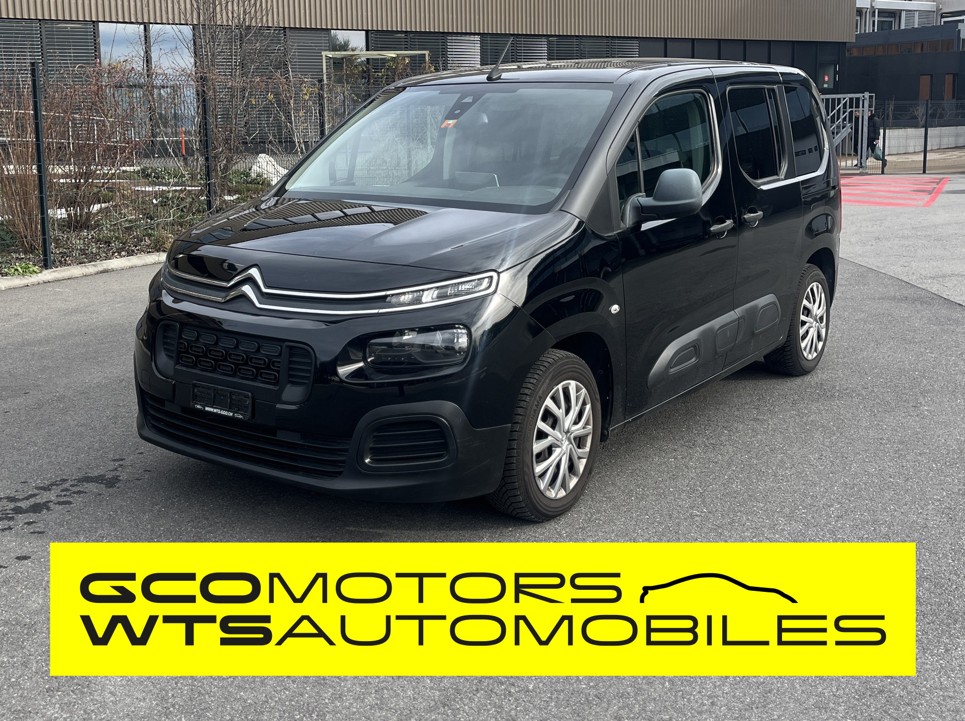 CITROEN Berlingo 1.2i PureTech Feel-image-0