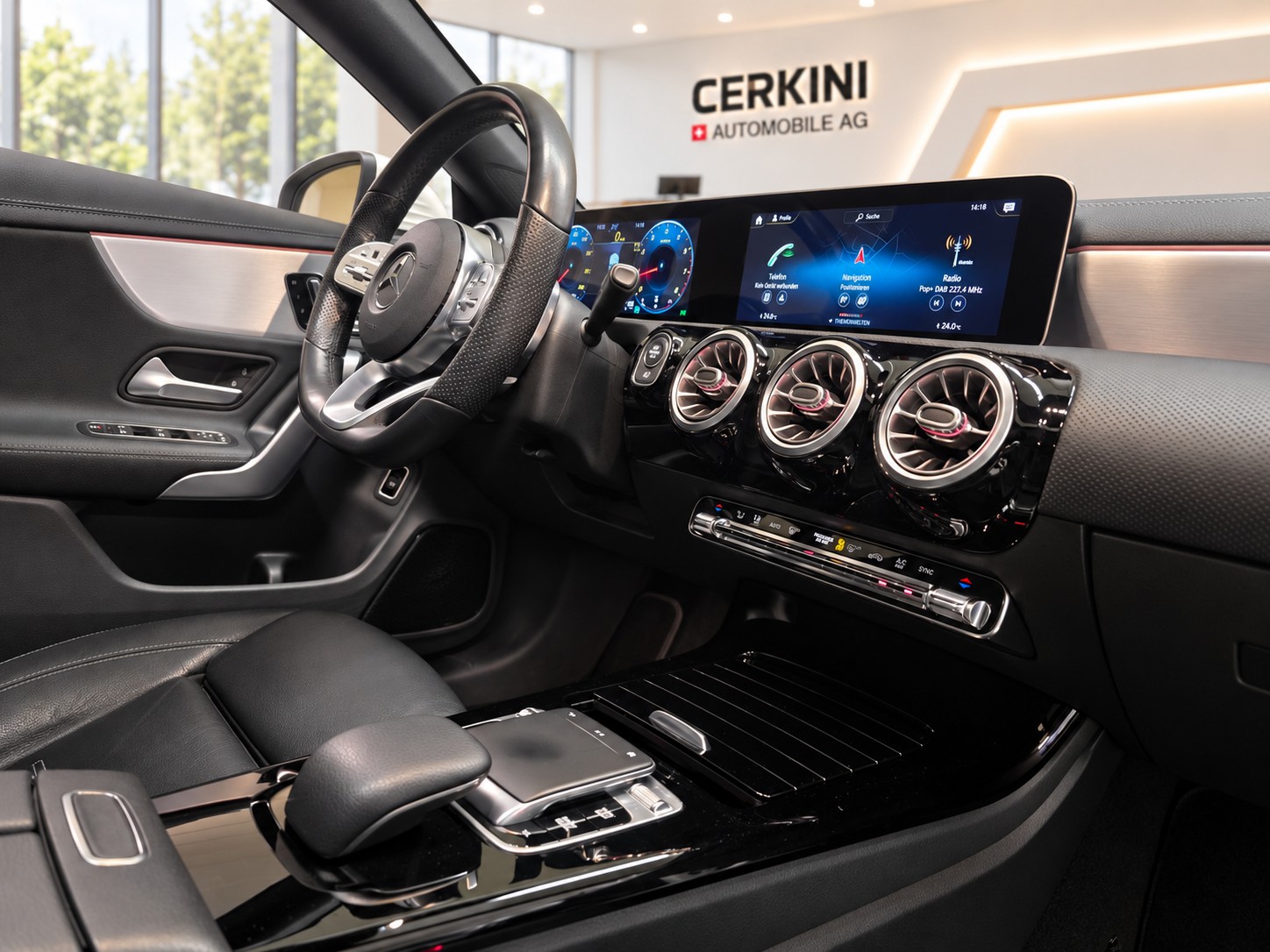 MERCEDES-BENZ CLA Shooting Brake 200 AMG Line 7G-DCT-image-7