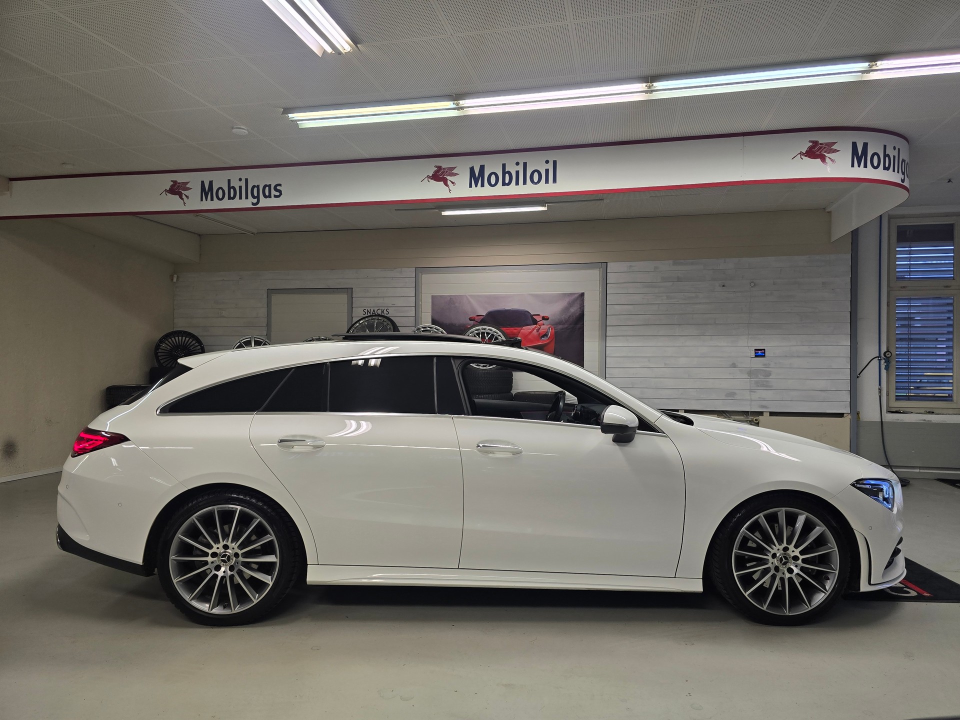 MERCEDES-BENZ CLA Shooting Brake 200 AMG Line 7G-DCT-image-6