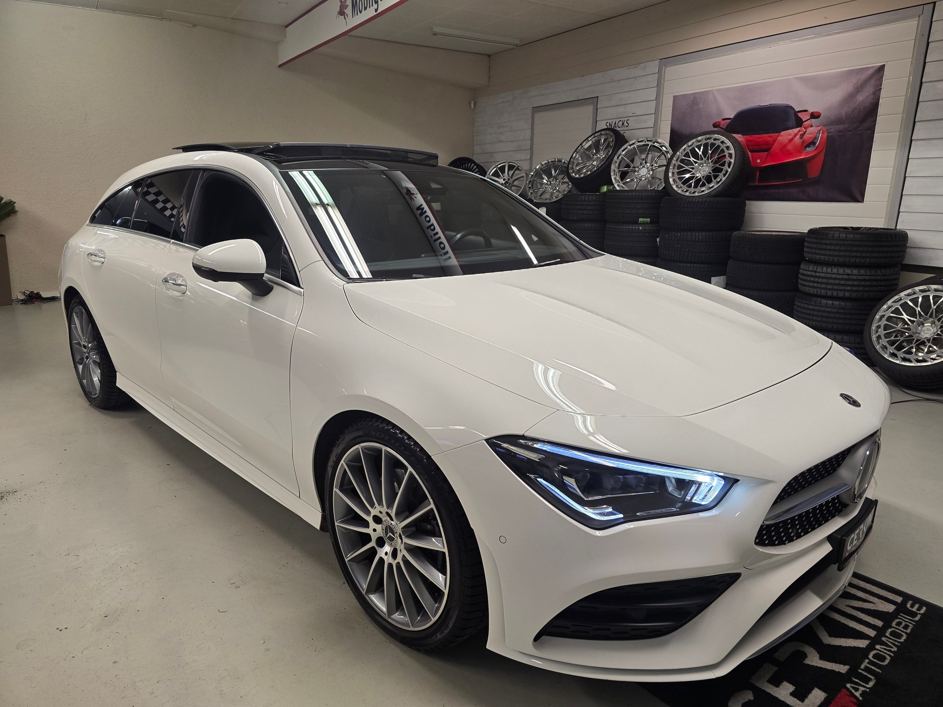 MERCEDES-BENZ CLA Shooting Brake 200 AMG Line 7G-DCT-image-4