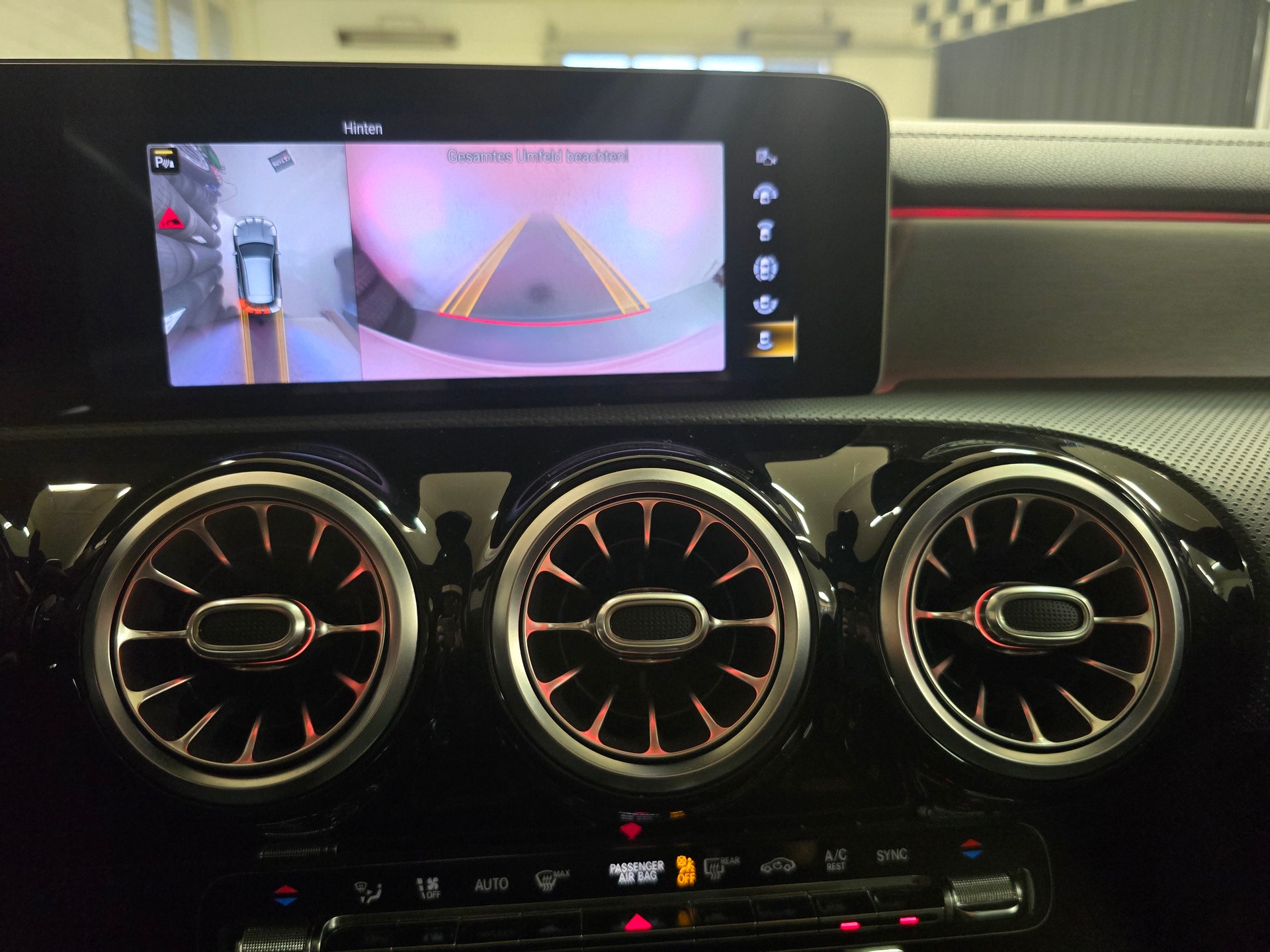 MERCEDES-BENZ CLA Shooting Brake 200 AMG Line 7G-DCT-image-11