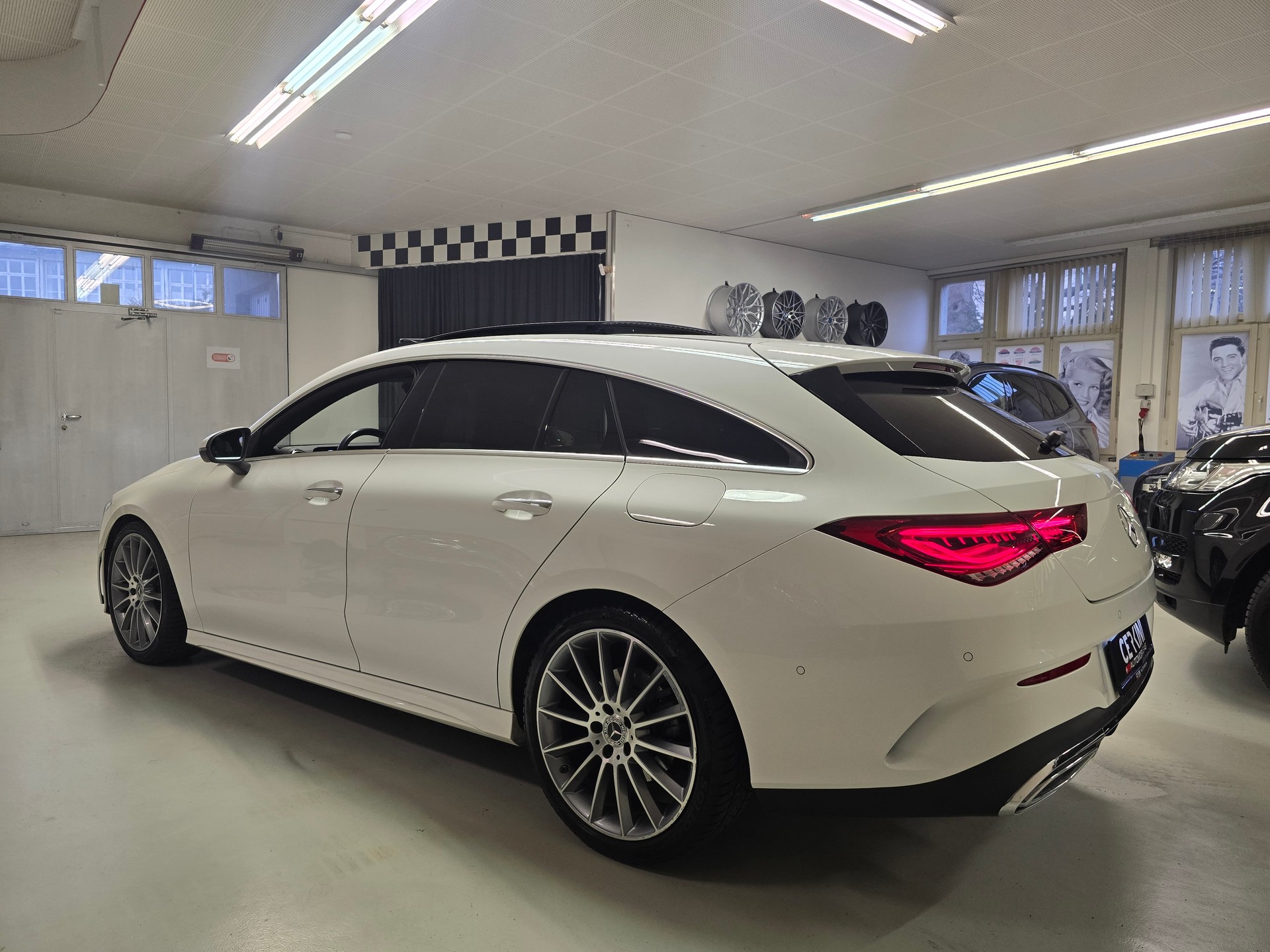 MERCEDES-BENZ CLA Shooting Brake 200 AMG Line 7G-DCT-image-7