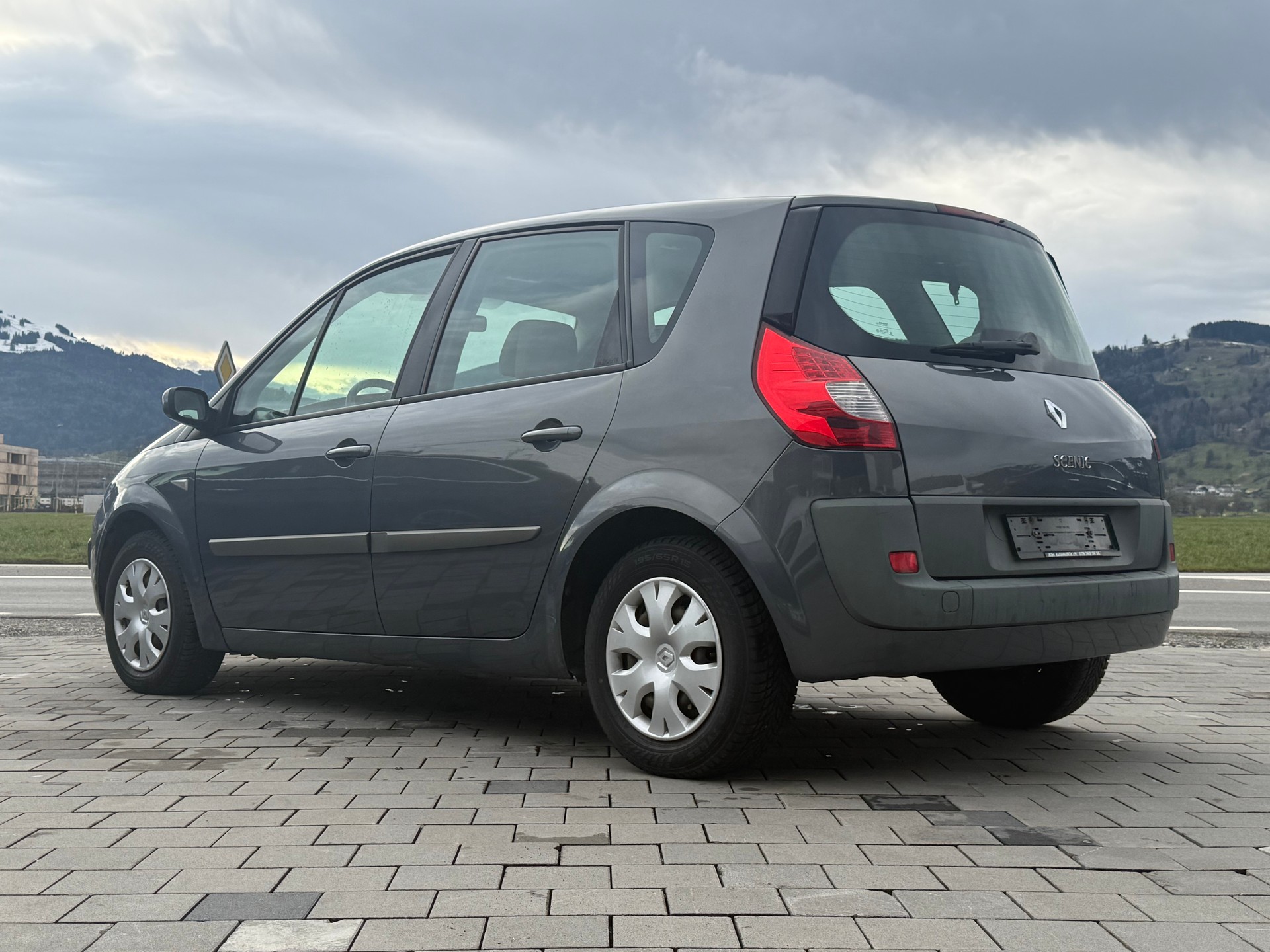 RENAULT Scénic 1.6 16V Fairway Automatic-image-7