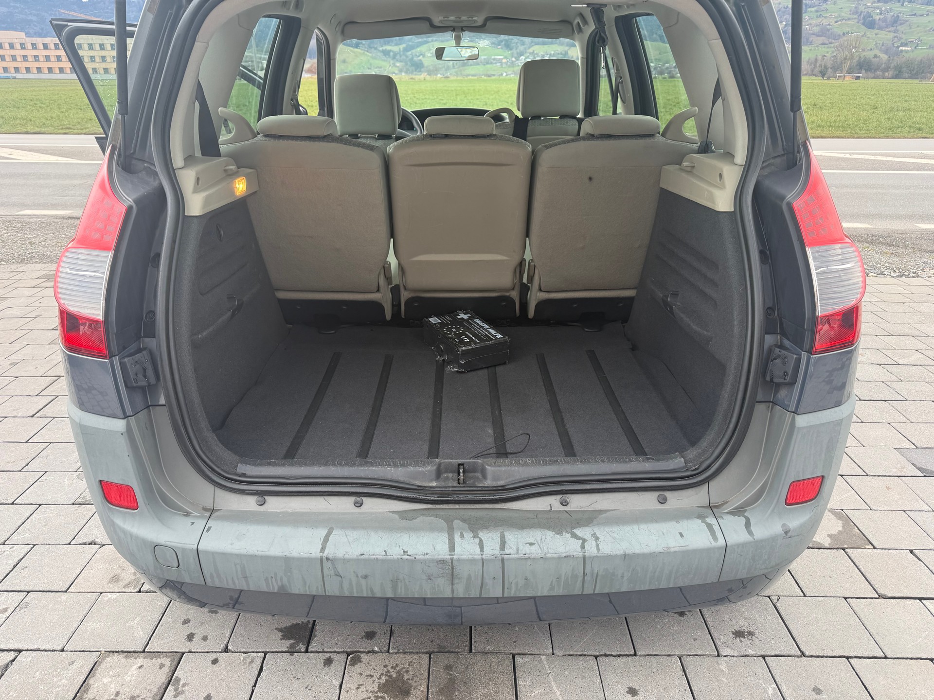 RENAULT Scénic 1.6 16V Fairway Automatic-image-13