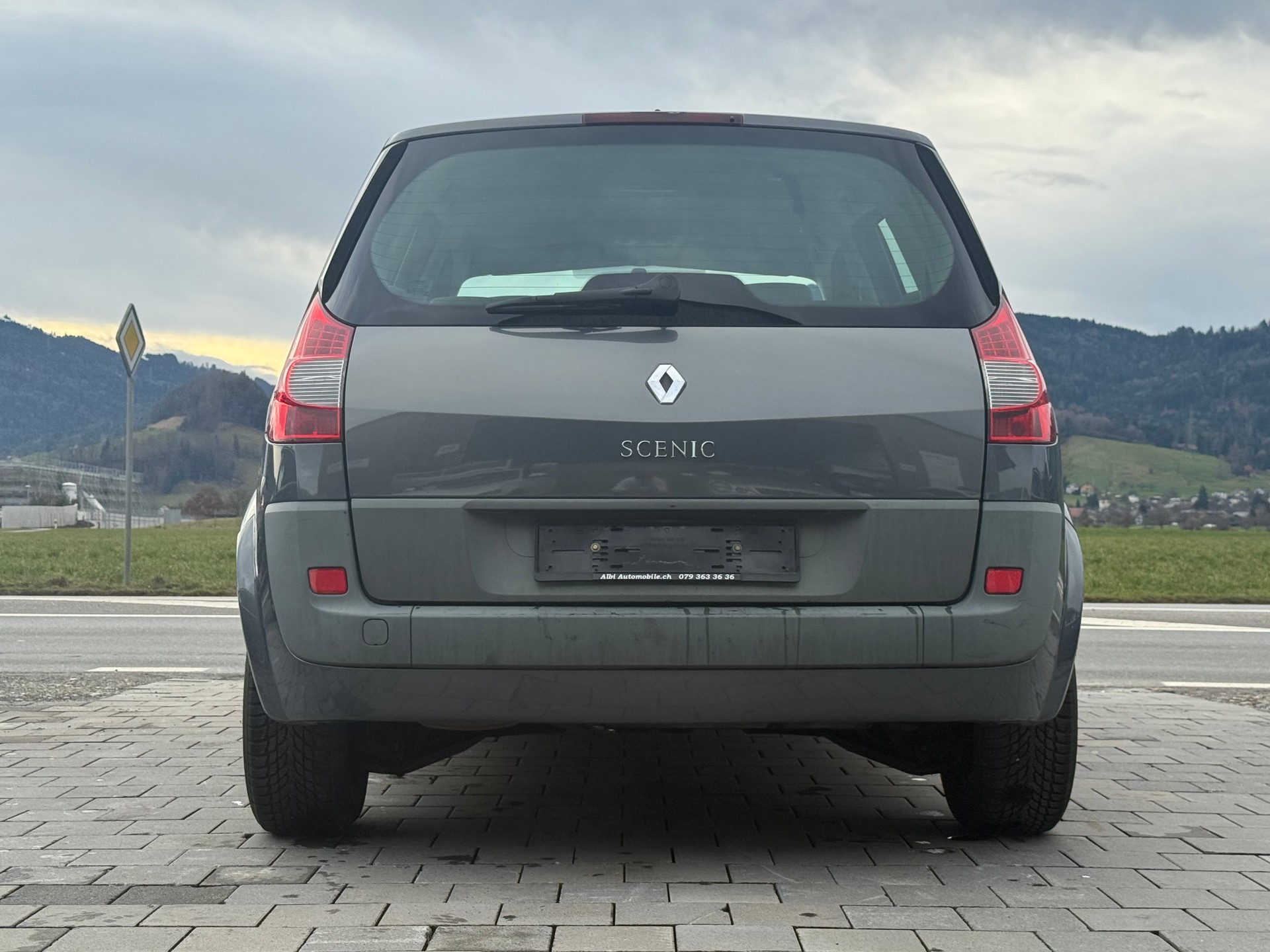 RENAULT Scénic 1.6 16V Fairway Automatic-image-6